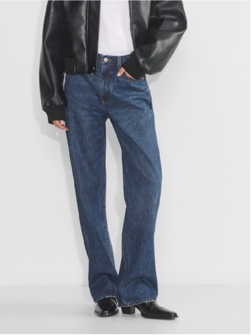 Aritzia Denim Forum The ’90s Iggy Lo-Rise Baggy Jeans | Size 28 Medium Wash - Picture 2 of 8
